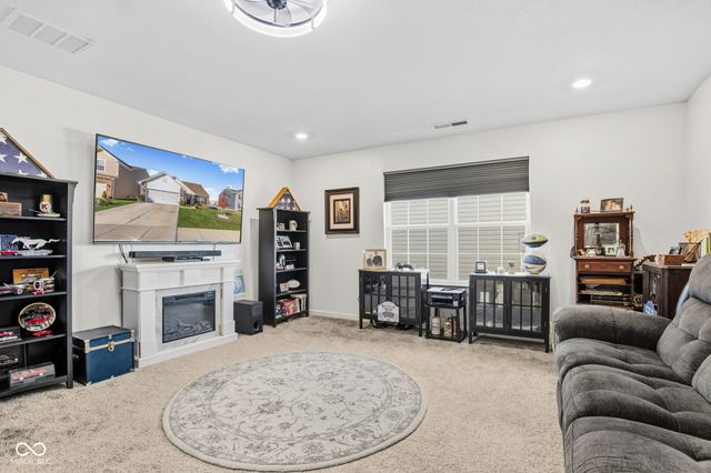 5206 Bramwell Lane, Whitestown, IN 46075