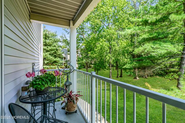 89 Chambord Court, Hamilton, NJ 08619