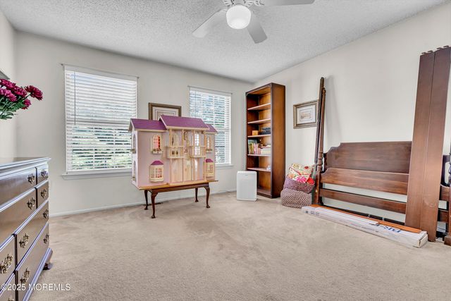 89 Chambord Court, Hamilton, NJ 08619