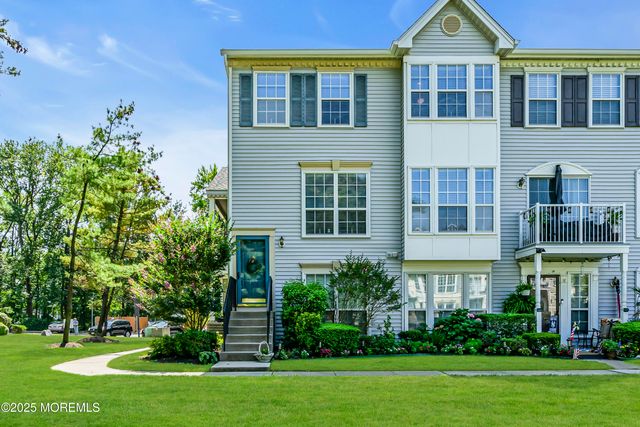 89 Chambord Court, Hamilton, NJ 08619