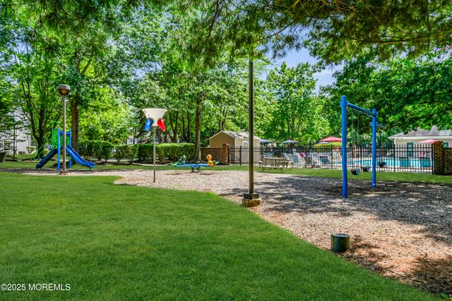 89 Chambord Court, Hamilton, NJ 08619