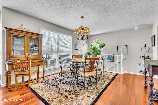 89 Chambord Court, Hamilton, NJ 08619