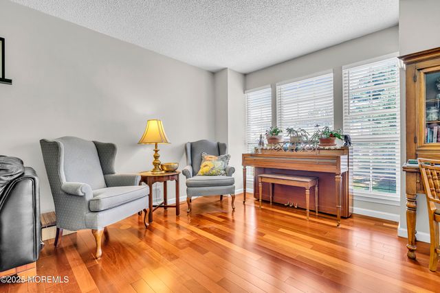 89 Chambord Court, Hamilton, NJ 08619