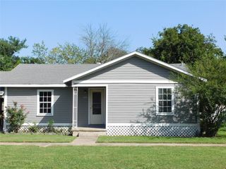 105 NW 7th Street, Hubbard, TX 76648