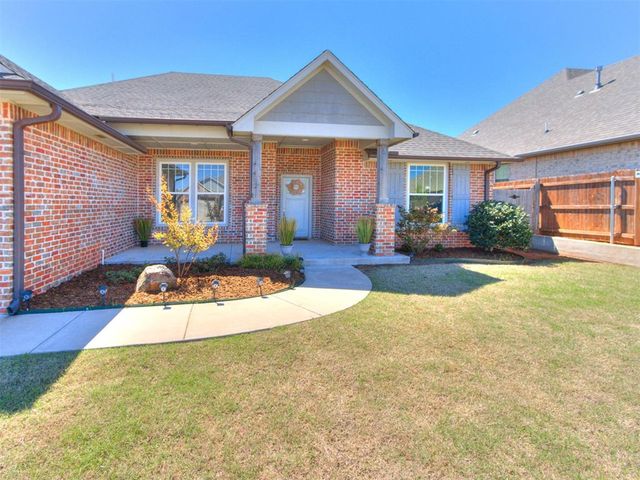 2304 E Kellan Court Terrace, Mustang, OK 73064