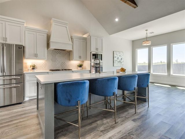 2304 E Kellan Court Terrace, Mustang, OK 73064