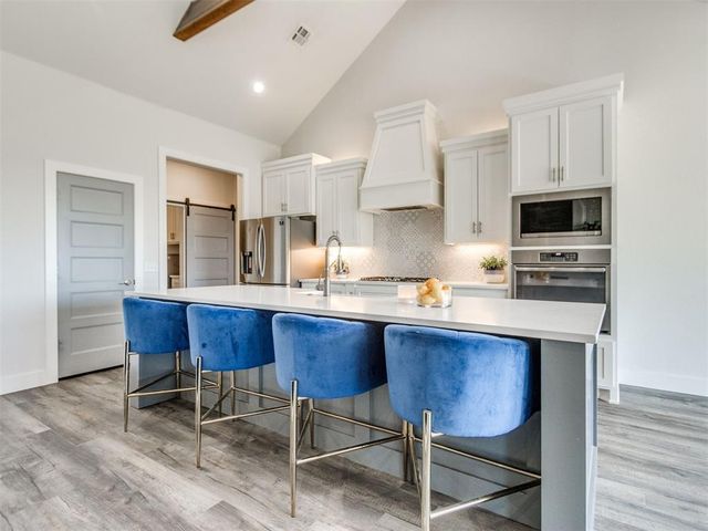 2304 E Kellan Court Terrace, Mustang, OK 73064
