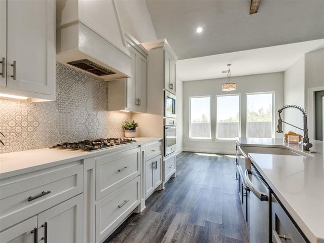 2304 E Kellan Court Terrace, Mustang, OK 73064