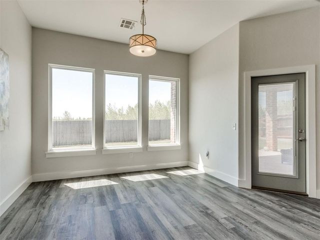 2304 E Kellan Court Terrace, Mustang, OK 73064