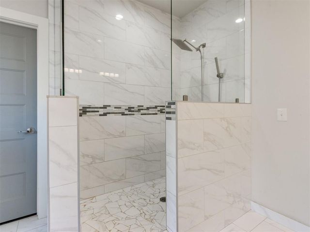 2304 E Kellan Court Terrace, Mustang, OK 73064