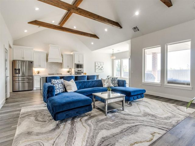 2304 E Kellan Court Terrace, Mustang, OK 73064