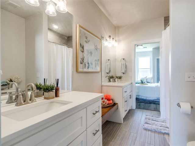 2304 E Kellan Court Terrace, Mustang, OK 73064