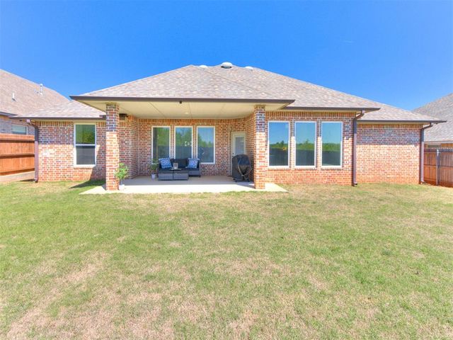 2304 E Kellan Court Terrace, Mustang, OK 73064