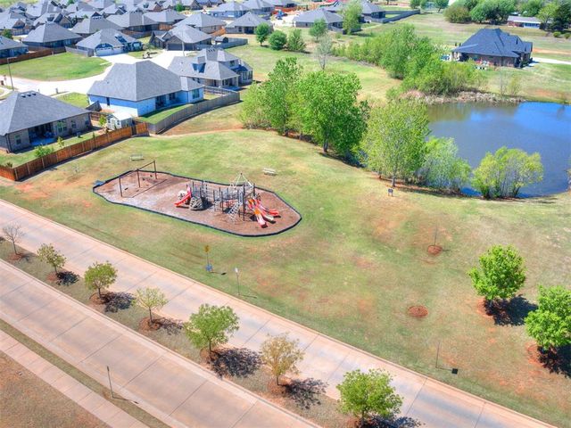 2304 E Kellan Court Terrace, Mustang, OK 73064