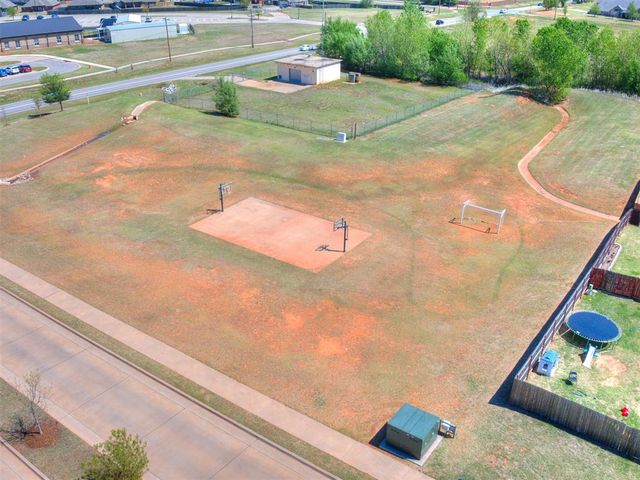2304 E Kellan Court Terrace, Mustang, OK 73064