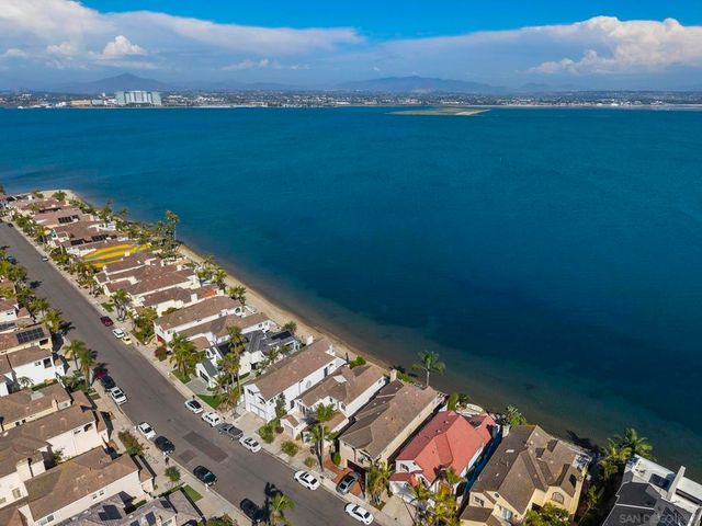 55 Spinnaker Way, Coronado, CA 92118