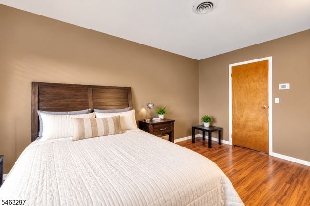 7 Ross Rd, Wallington Boro, NJ 07057