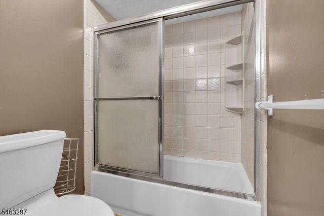 7 Ross Rd, Wallington Boro, NJ 07057