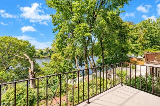 7 Ross Rd, Wallington Boro, NJ 07057