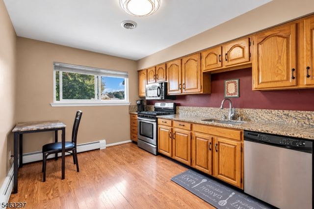 7 Ross Rd, Wallington Boro, NJ 07057