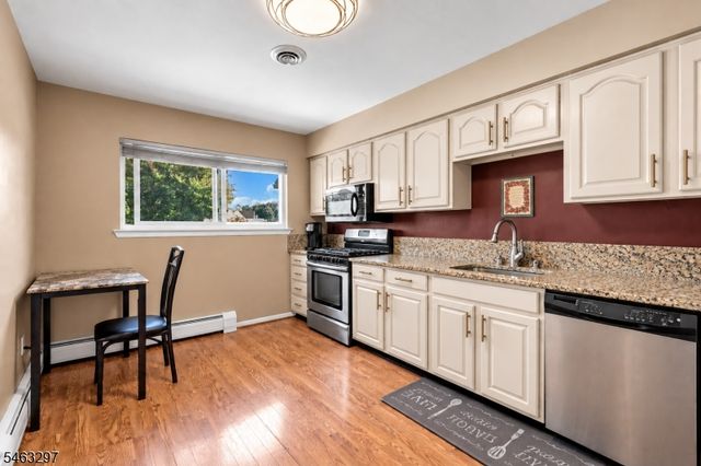 7 Ross Rd, Wallington Boro, NJ 07057