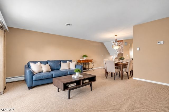 7 Ross Rd, Wallington Boro, NJ 07057