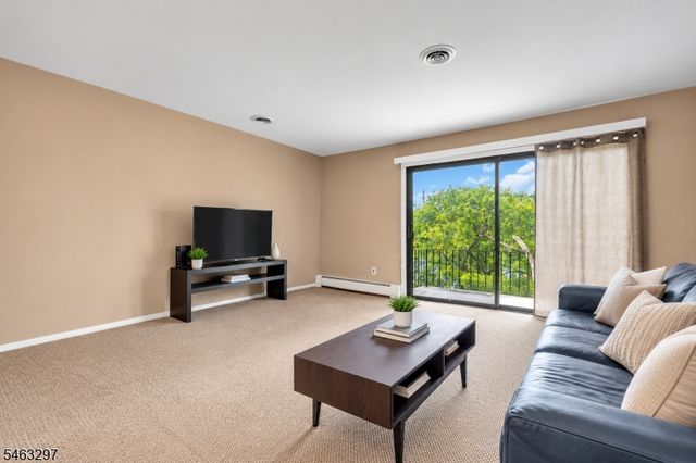 7 Ross Rd, Wallington Boro, NJ 07057