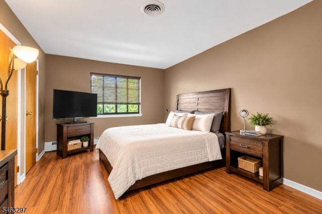 7 Ross Rd, Wallington Boro, NJ 07057