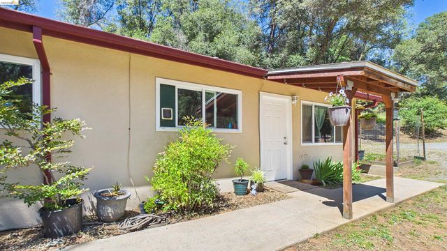 19120 & 19124 Black Oak Rd, Sonora, CA 95370