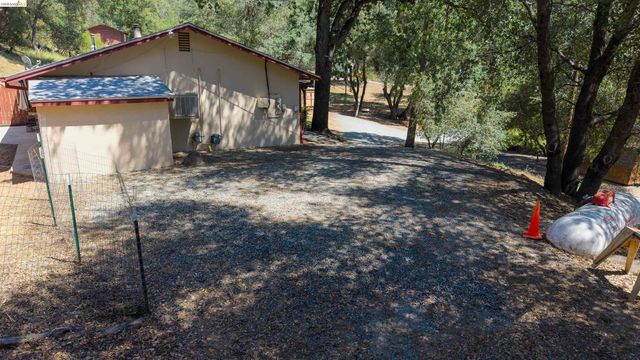19120 & 19124 Black Oak Rd, Sonora, CA 95370