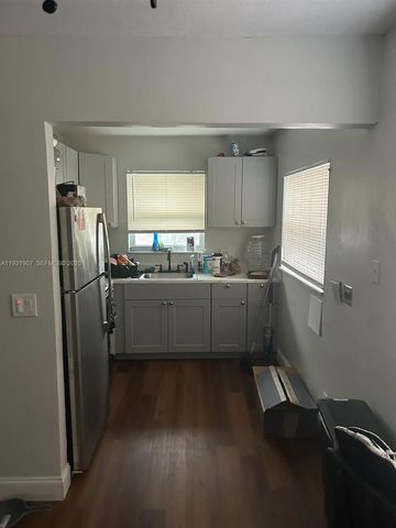 215 W Blue Heron Boulevard, Riviera Beach, FL 33404