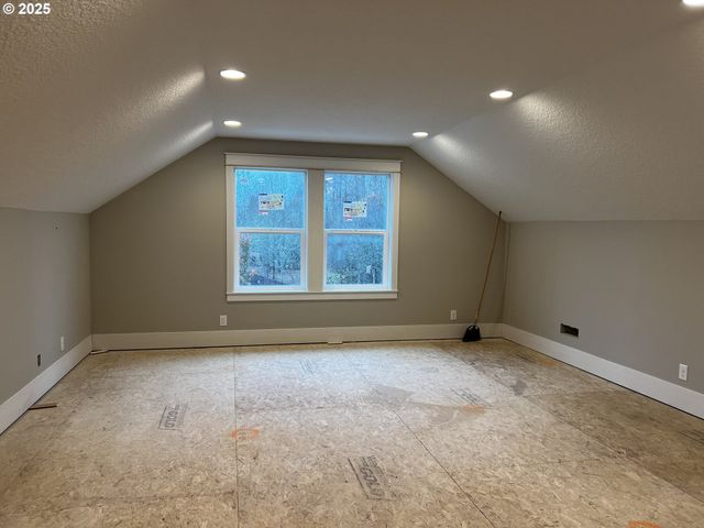 16221 Ne 180th St, Brush Prairie, WA 98606