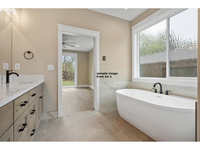 16221 Ne 180th St, Brush Prairie, WA 98606