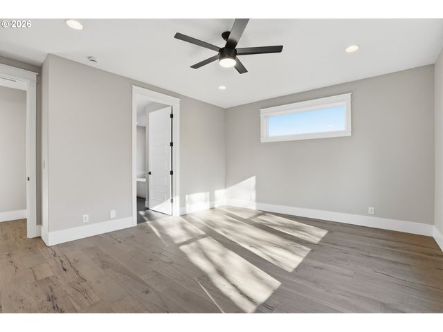 16221 Ne 180th St, Brush Prairie, WA 98606