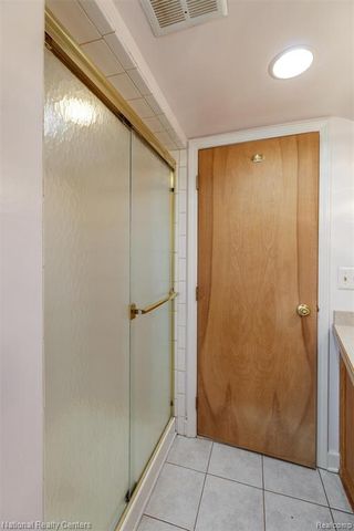 25541 Hanover Street, Dearborn Heights, MI 48125