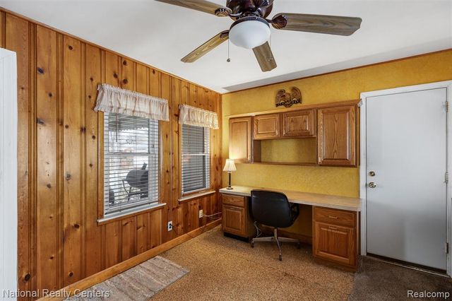 25541 Hanover Street, Dearborn Heights, MI 48125