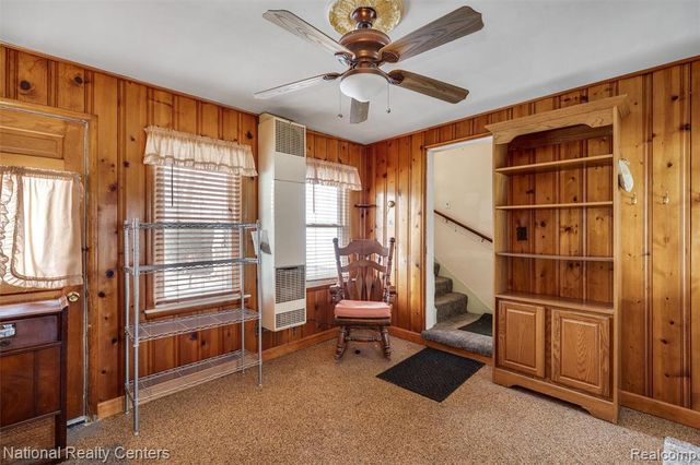 25541 Hanover Street, Dearborn Heights, MI 48125