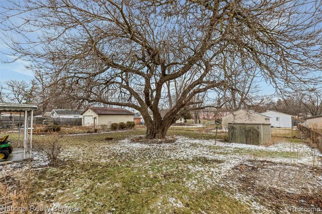 25541 Hanover Street, Dearborn Heights, MI 48125