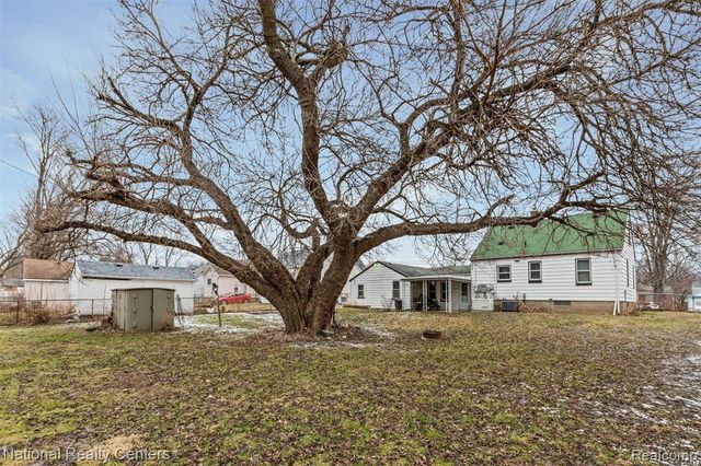 25541 Hanover Street, Dearborn Heights, MI 48125