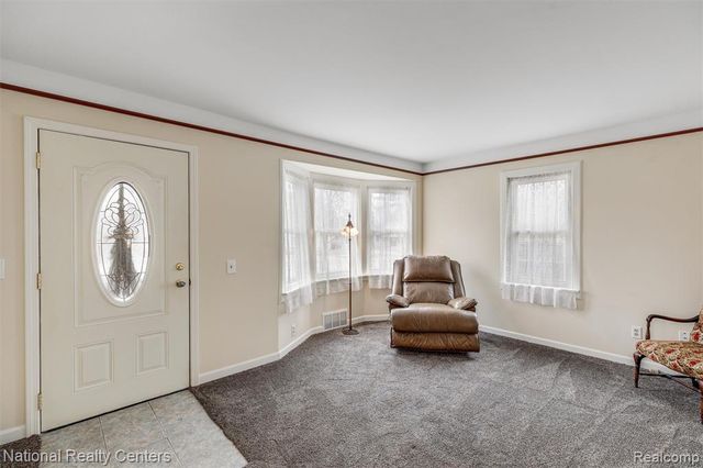 25541 Hanover Street, Dearborn Heights, MI 48125