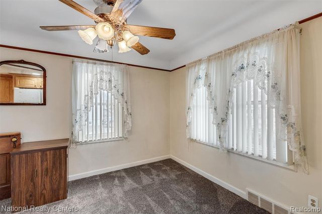 25541 Hanover Street, Dearborn Heights, MI 48125