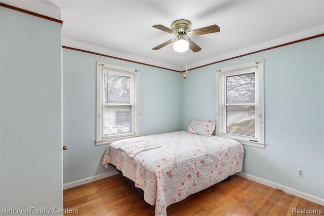 25541 Hanover Street, Dearborn Heights, MI 48125