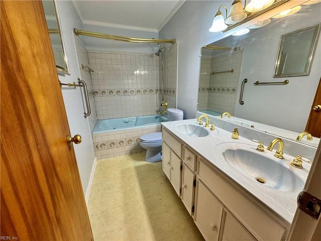 1843 Kensington DR, Hampton, VA 23663