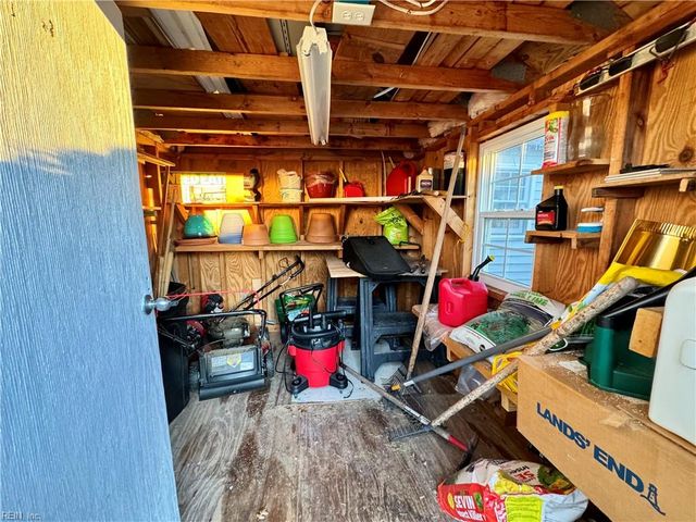 1843 Kensington DR, Hampton, VA 23663