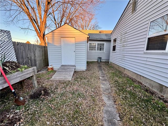 1843 Kensington DR, Hampton, VA 23663