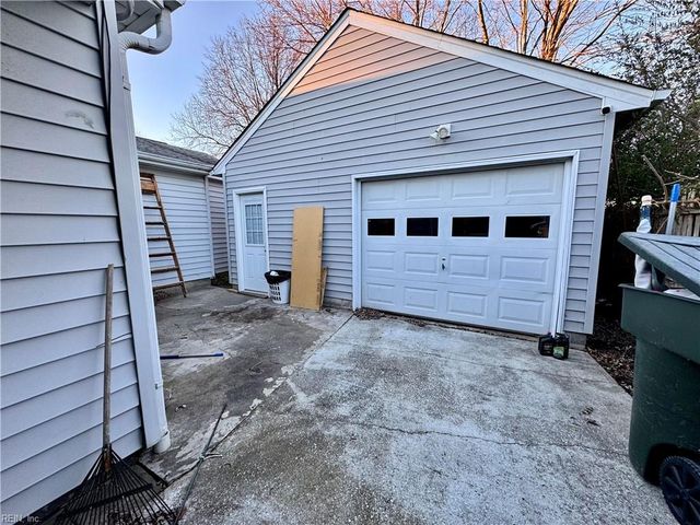 1843 Kensington DR, Hampton, VA 23663