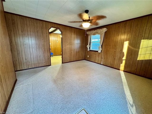 1843 Kensington DR, Hampton, VA 23663