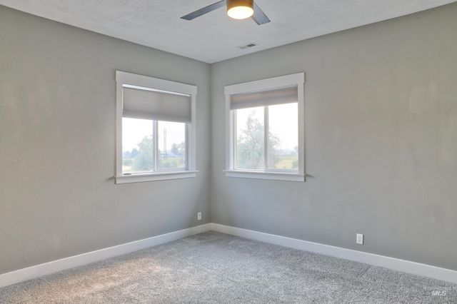 8858 Stardust Ln, Nampa, ID 83686