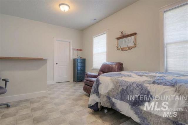 8858 Stardust Ln, Nampa, ID 83686