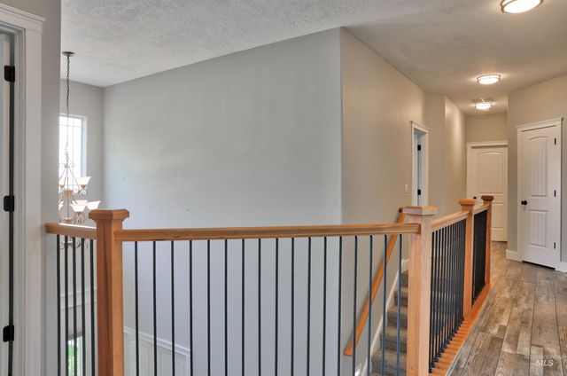 8858 Stardust Ln, Nampa, ID 83686